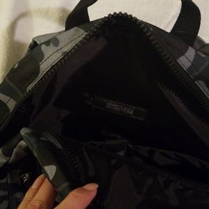 Kenneth Cole Reaction Bags - Kenneth Cole Reaction Kenneth Cole Reaction Bags - Kenneth Cole Reaction